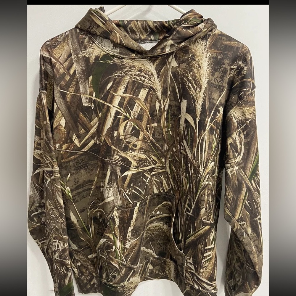 Real tree size camo medium 38-40 pull over hoodie